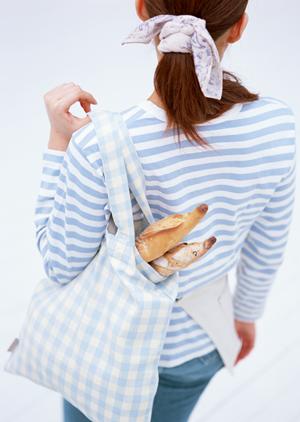 ホストクラブで異空間を味わえる